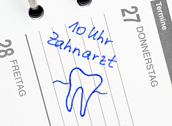 Zahnstein vom Zahnarzt entfernen lassen